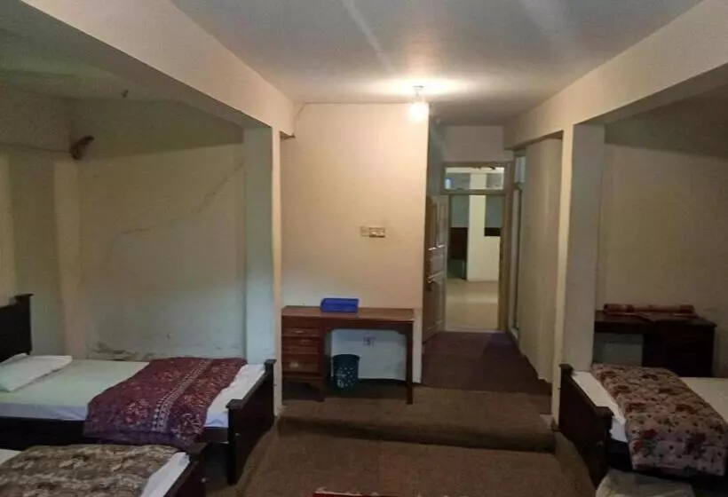 هتل Ganish Inn Hunza