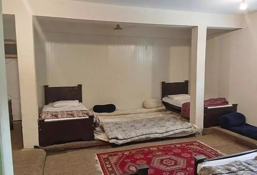 هتل Ganish Inn Hunza