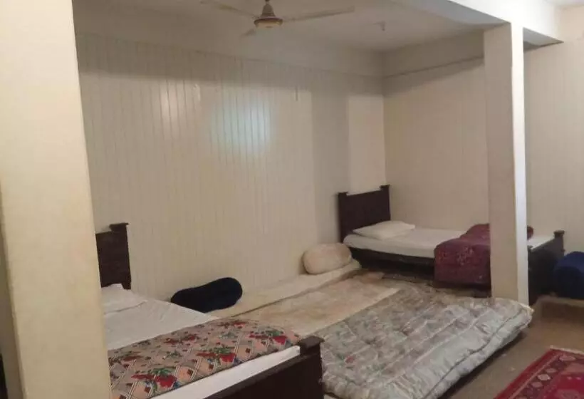 هتل Ganish Inn Hunza