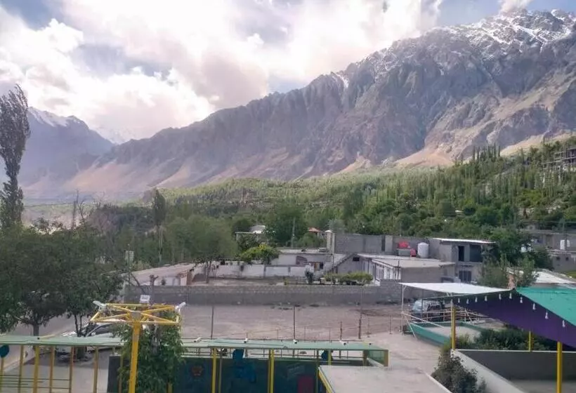 هتل Ganish Inn Hunza