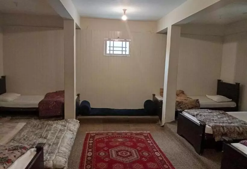 هتل Ganish Inn Hunza