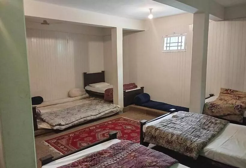 هتل Ganish Inn Hunza