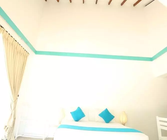 The Beach House By Kay Jay Hotels