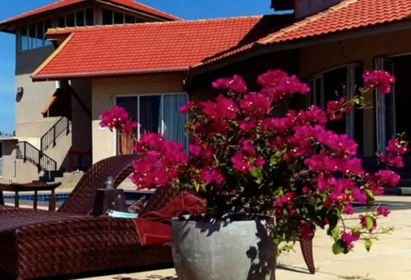 The Beach House By Kay Jay Hotels