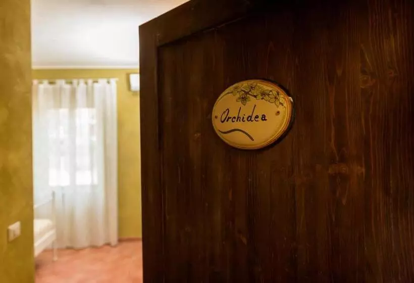 هتل La Rupe Dei Gabbiani