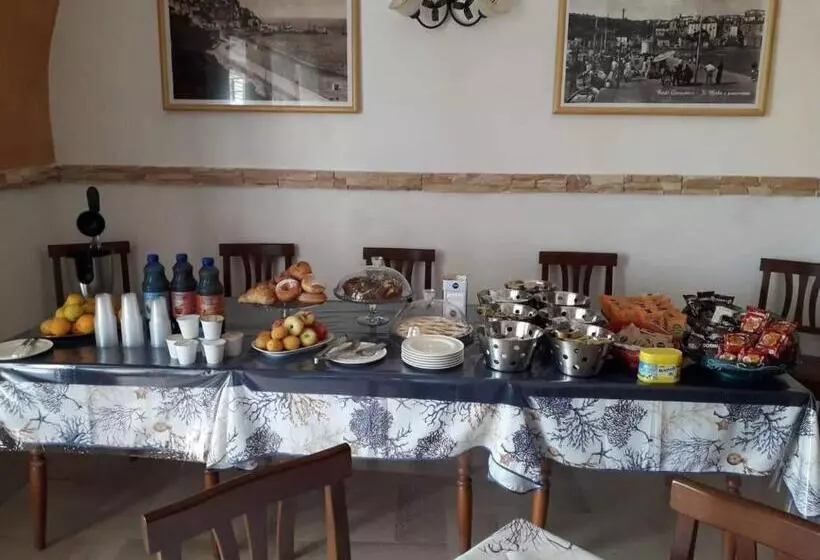 Hotelli La Scogliera