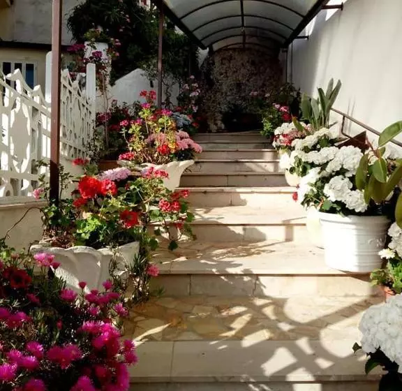 Hotelli La Scogliera