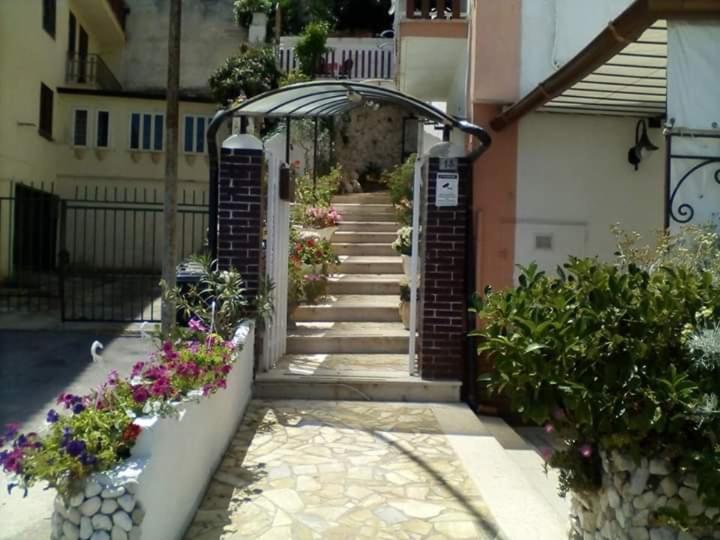 Hotel La Scogliera