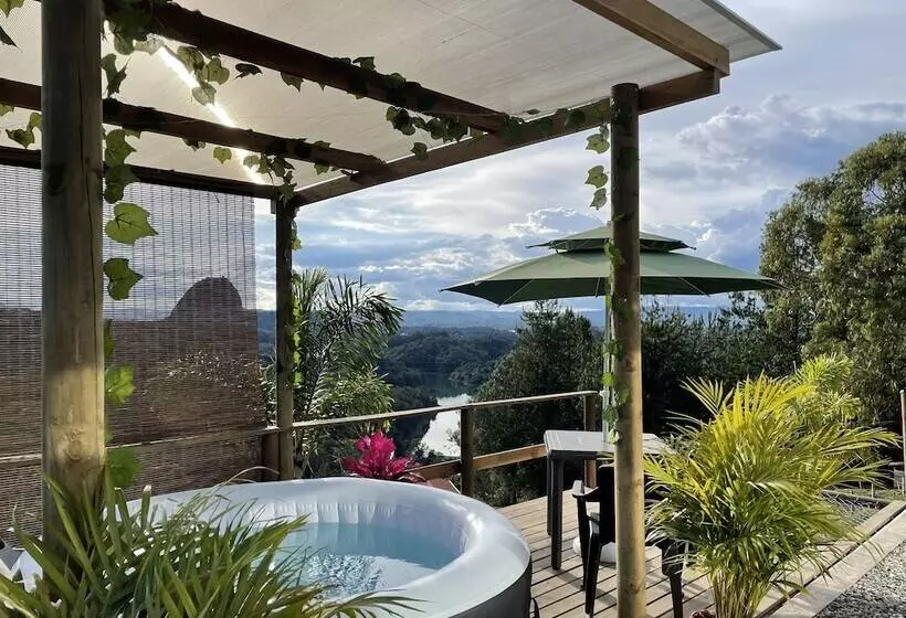 هتل Nativos Real Guatape