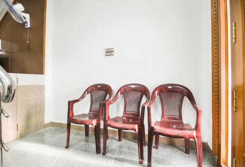 Hotel Oyo R.k.s Sampath Lakshmi Lodge