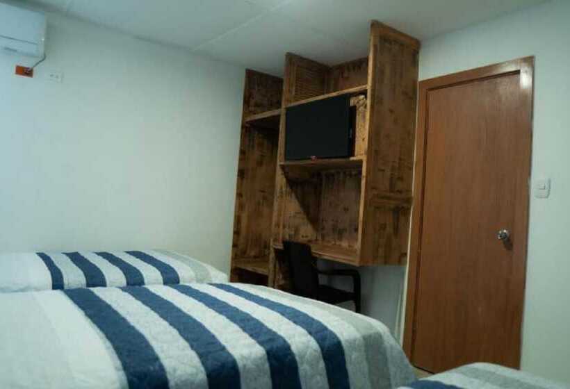 호텔 The American Corner Hostel & Gastro Bar