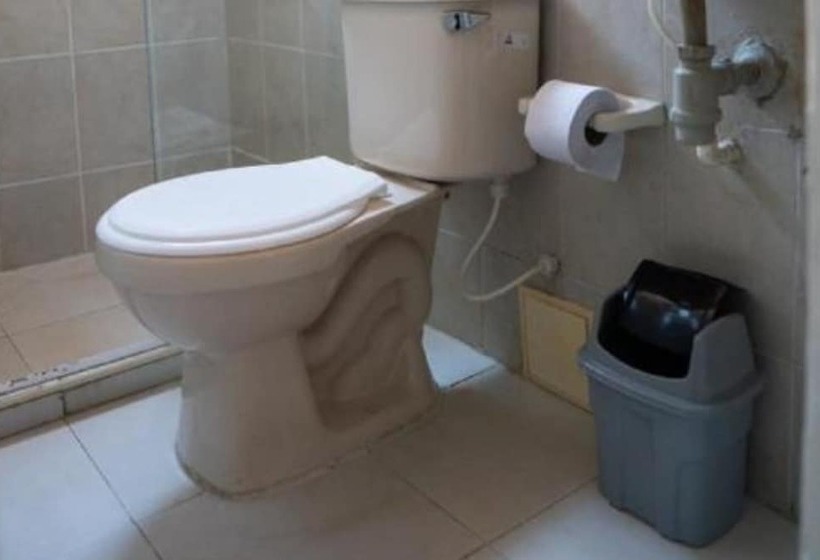 호텔 The American Corner Hostel & Gastro Bar