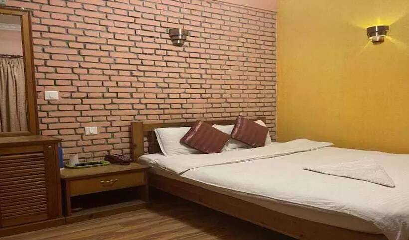 Merostay 101 Hotel Valley View Inn