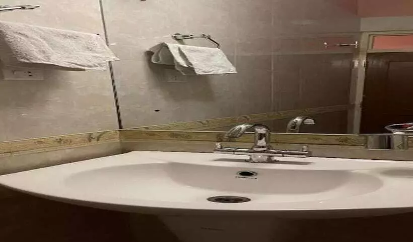 Merostay 101 Hotel Valley View Inn