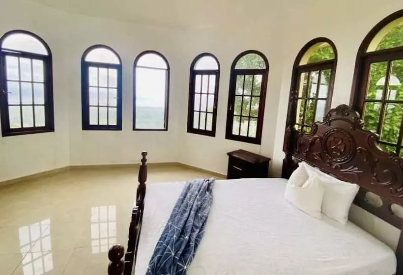 پانسیون El Castillo Tropical