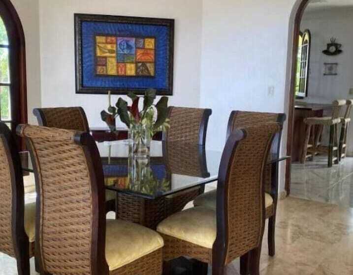 پانسیون El Castillo Tropical