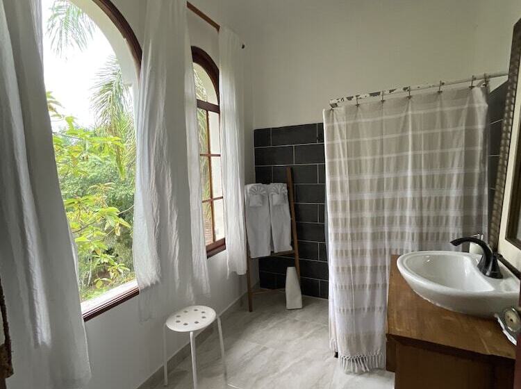 پانسیون El Castillo Tropical