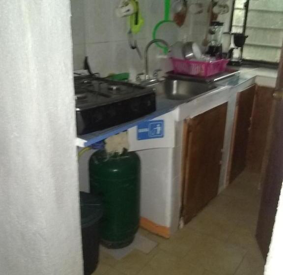 پانسیون Room In Apartment Comfortable Inn Green Sea Villa Helen Kilometres 4 Circunvalar