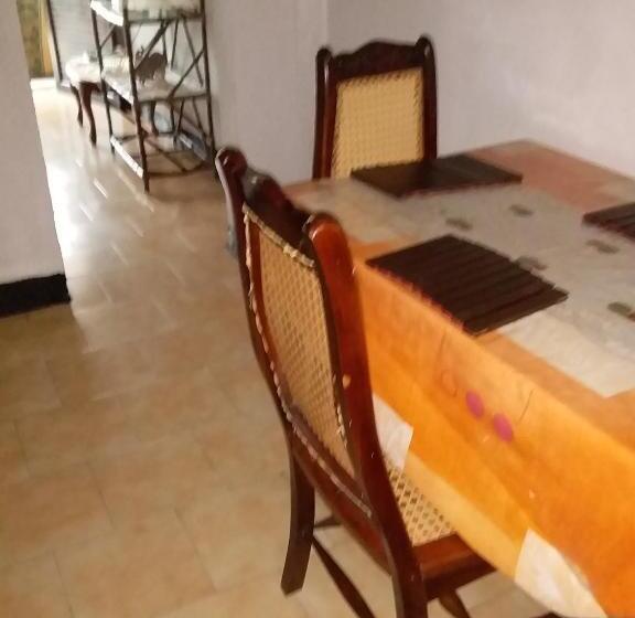 پانسیون Room In Apartment Comfortable Inn Green Sea Villa Helen Kilometres 4 Circunvalar