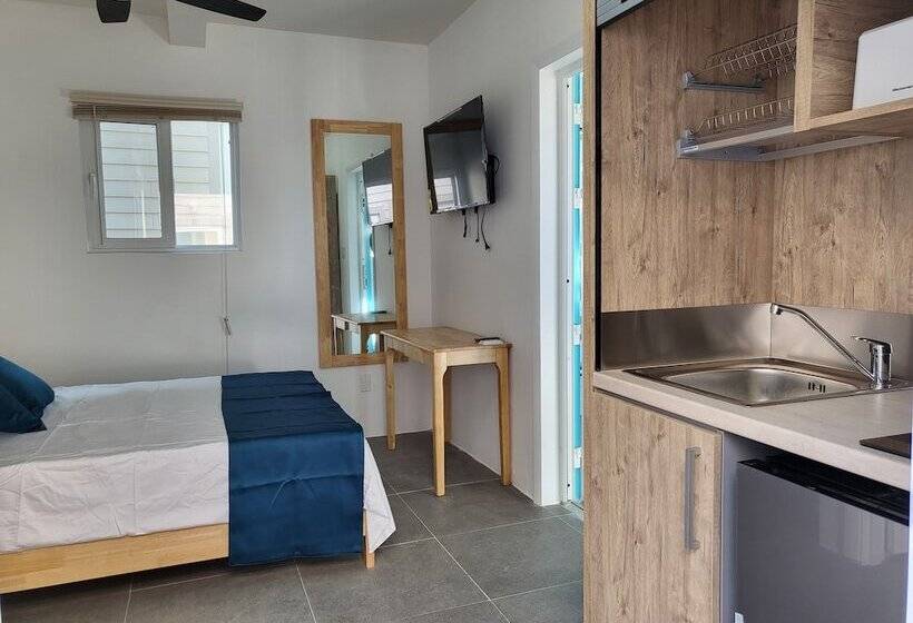 استراحتگاه Crawlbay Suites