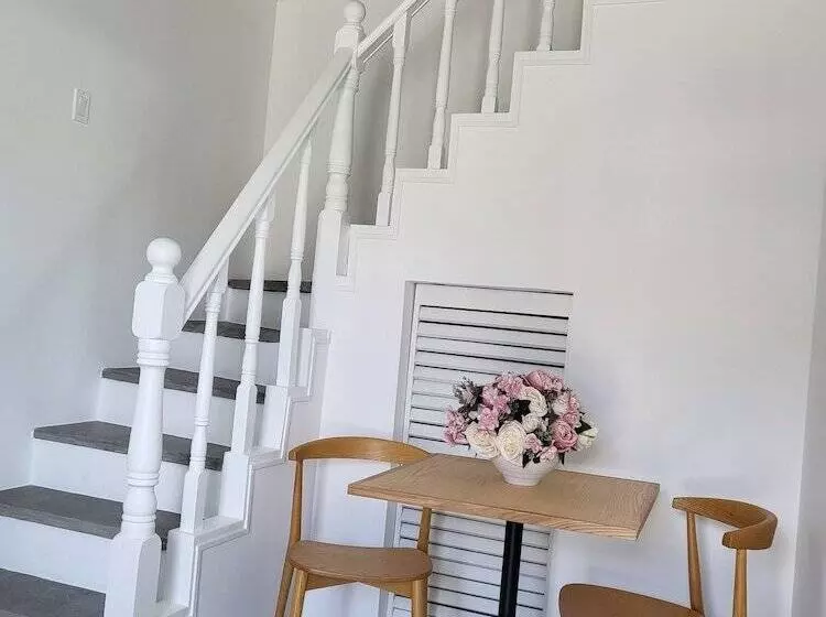 استراحتگاه Crawlbay Suites