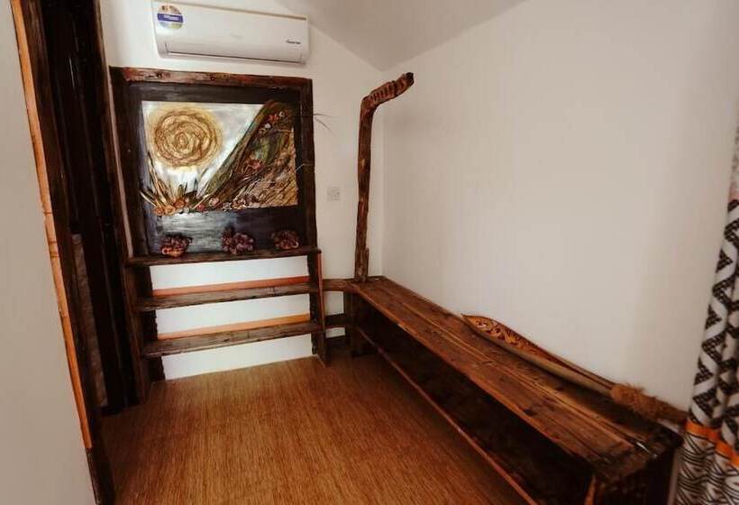 منتجع Kinazu Upepo Beach