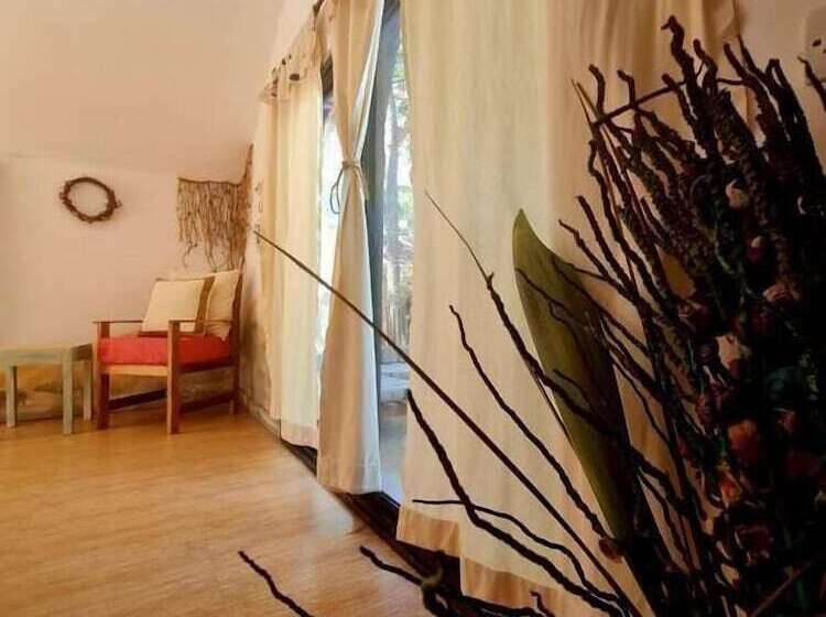 منتجع Kinazu Upepo Beach