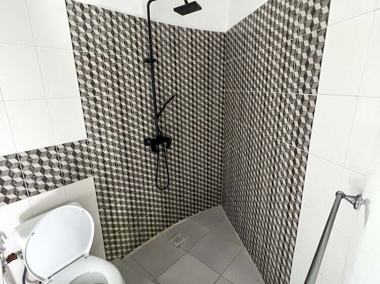 منتجع Kinazu Upepo Beach