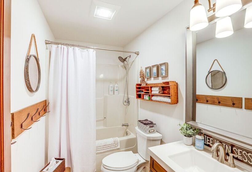 Beautiful Blowing Rock Home W/ Private Deck!