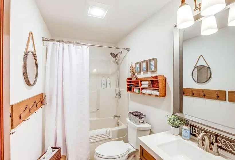 Beautiful Blowing Rock Home W/ Private Deck!