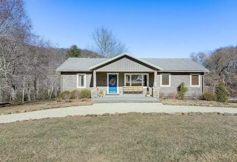 Beautiful Blowing Rock Home W/ Private Deck!