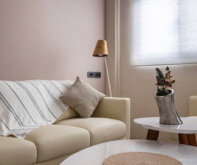 تختخواب و صبحانه Coming Home Apartment