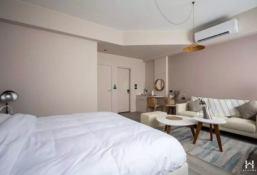 تختخواب و صبحانه Coming Home Apartment