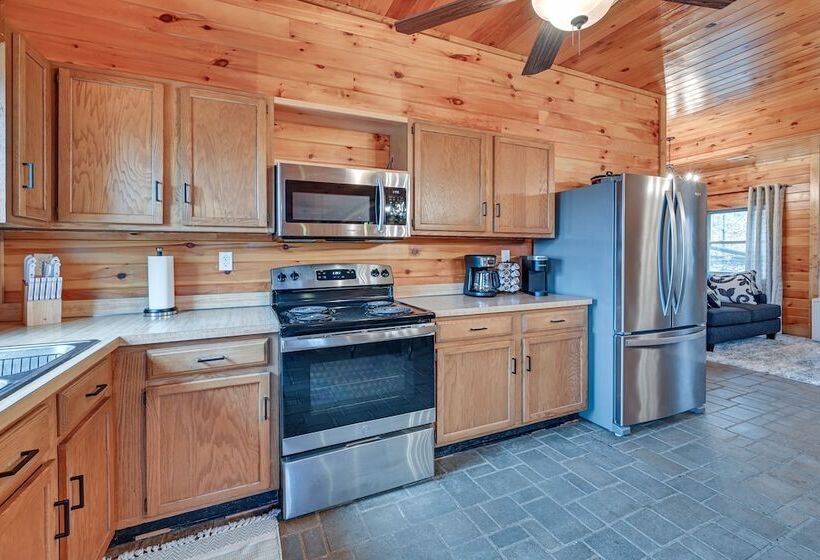 Bee Spring Cabin W/ Arcade Game: Steps To Lake!