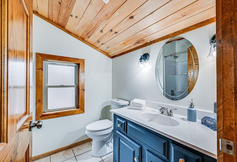 Bee Spring Cabin W/ Arcade Game: Steps To Lake!