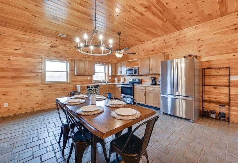 Bee Spring Cabin W/ Arcade Game: Steps To Lake!