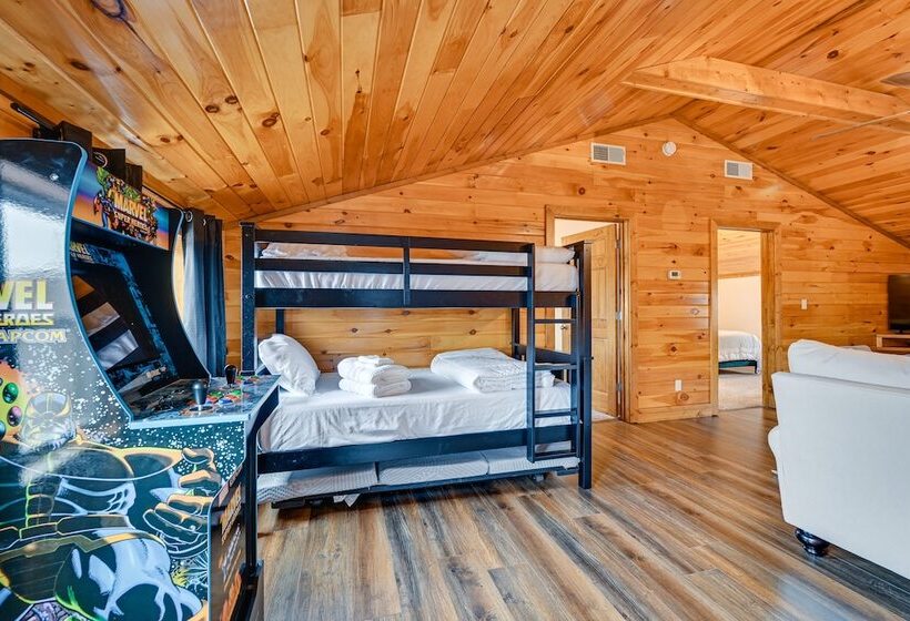 Bee Spring Cabin W/ Arcade Game: Steps To Lake!