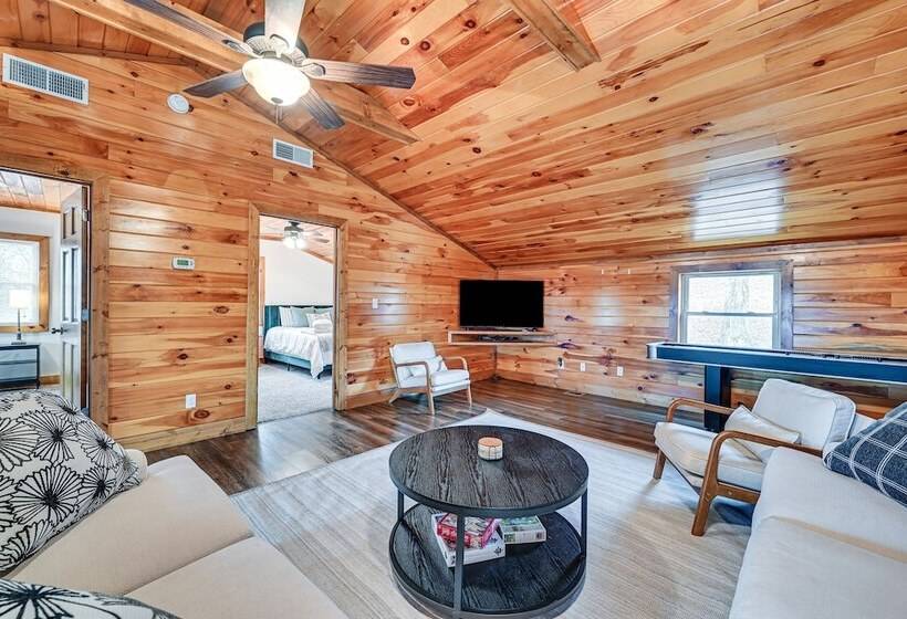 Bee Spring Cabin W/ Arcade Game: Steps To Lake!