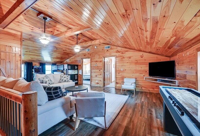 Bee Spring Cabin W/ Arcade Game: Steps To Lake!