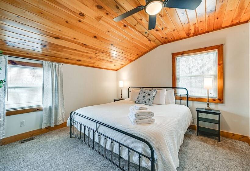 Bee Spring Cabin W/ Arcade Game: Steps To Lake!