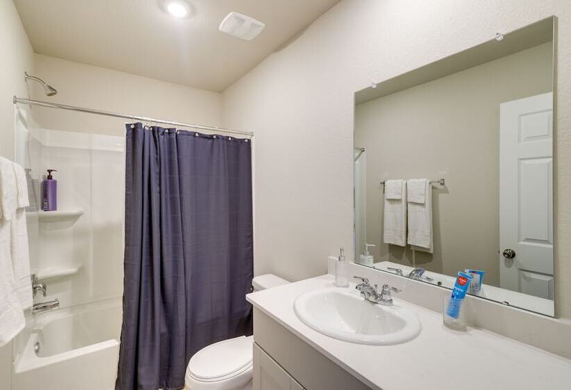 Brand New Spring Home < 1 Mi To Old Town!