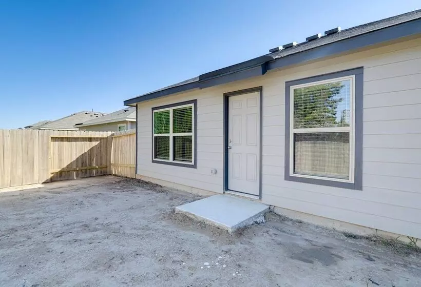 Brand New Spring Home < 1 Mi To Old Town!