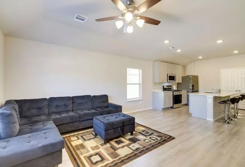 Brand New Spring Home < 1 Mi To Old Town!