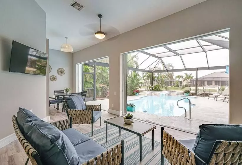 Canal Front Home In Sw Cape Coral W/ Private Pool