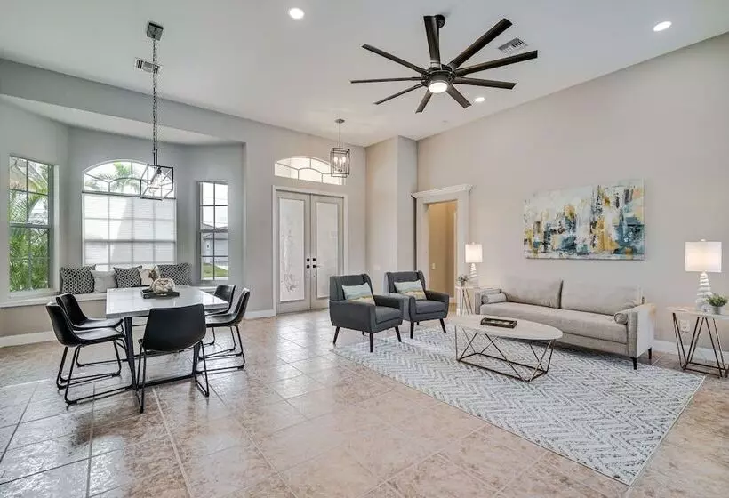 Canal Front Home In Sw Cape Coral W/ Private Pool