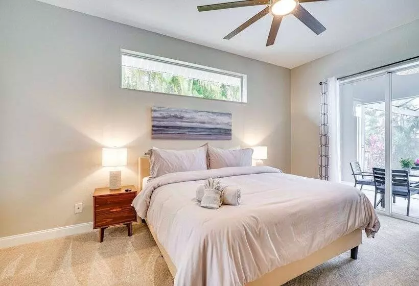 Canal Front Home In Sw Cape Coral W/ Private Pool