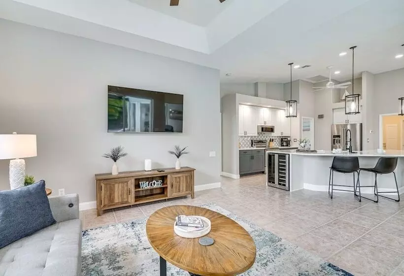 Canal Front Home In Sw Cape Coral W/ Private Pool