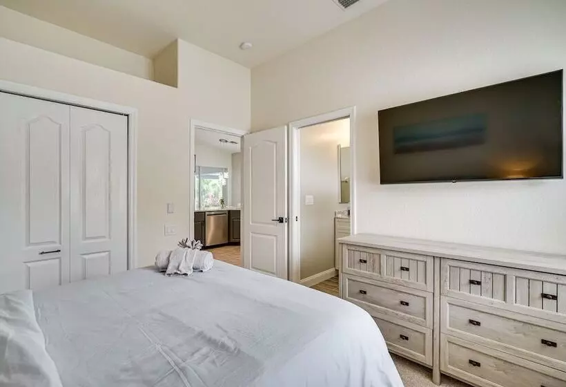 Canal Front Home In Sw Cape Coral W/ Private Pool