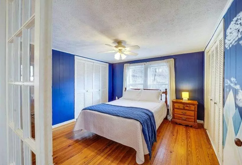 Classic Vilas Home ~ 9 Mi To Downtown Boone