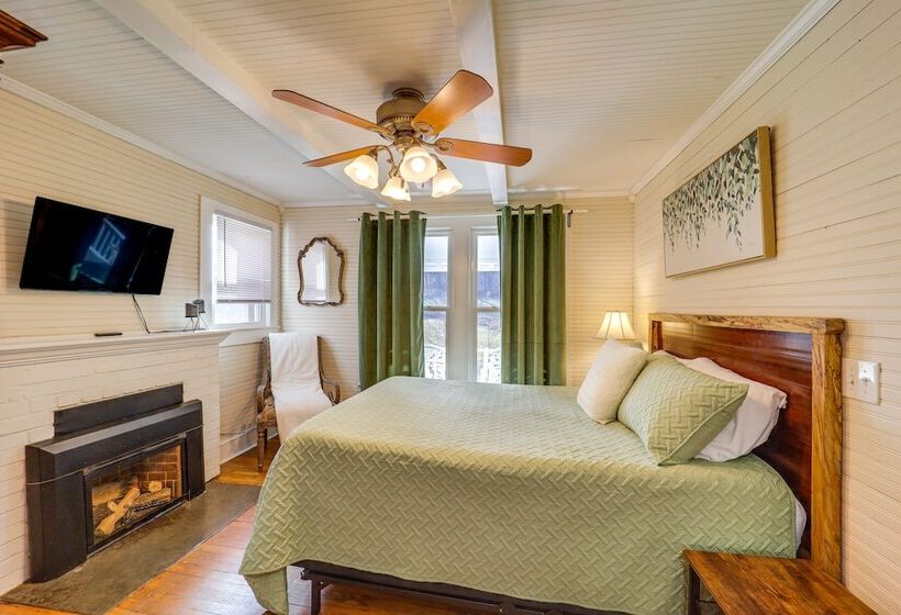 Classic Vilas Home ~ 9 Mi To Downtown Boone